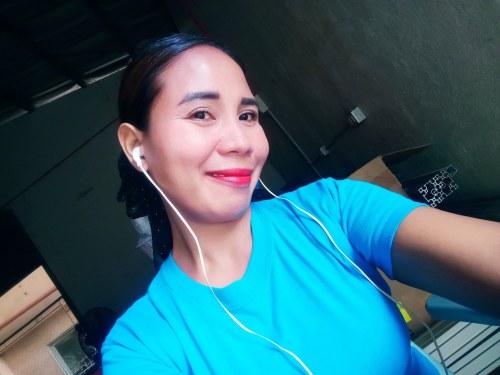 <span>Chelle Ann, 37</span> <span style='width: 25px; height: 16px; float: right; background-image: url(/bitmaps/flags_small/PH.PNG)'> </span><br><span>Mabinay, Filipinas</span> <input type='button' class='joinbtn' style='float: right' value='VISIT NOW' />